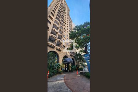 Fachada de kitnet/studio para alugar com 1 quarto, 20m² em Jardim Europa, São Paulo
