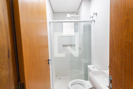 Banheiro de kitnet/studio para alugar com 1 quarto, 14m² em Vila Sao Pedro, Santo André