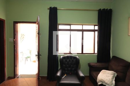 Sala de casa à venda com 2 quartos, 240m² em Vila Carrão, São Paulo