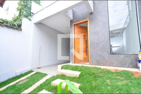 Área Privativa de casa à venda com 3 quartos, 200m² em Santa Efigênia, Belo Horizonte