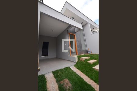 Área Privativa de casa à venda com 3 quartos, 200m² em Santa Efigênia, Belo Horizonte