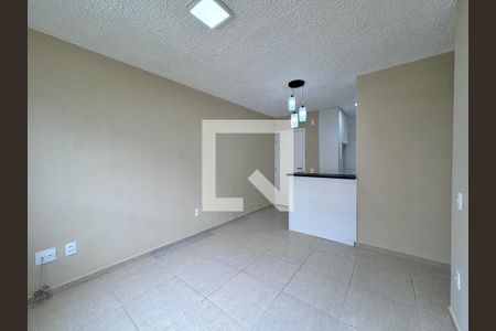 Sala de apartamento à venda com 2 quartos, 43m² em Vargem Pequena, Rio de Janeiro