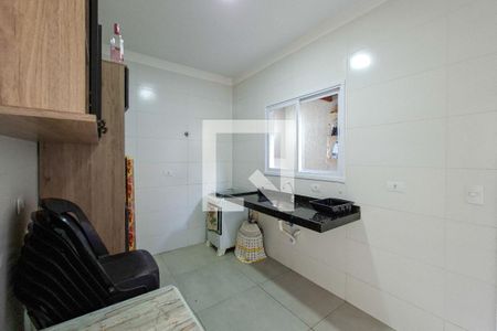 Cozinha de casa de condomínio para alugar com 2 quartos, 62m² em Guilhermina, Praia Grande