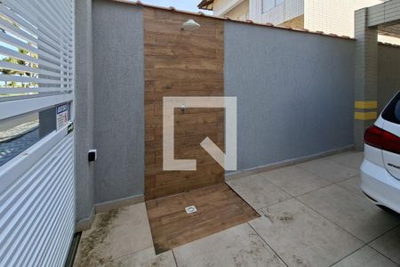 Ducha de casa de condomínio para alugar com 2 quartos, 62m² em Guilhermina, Praia Grande
