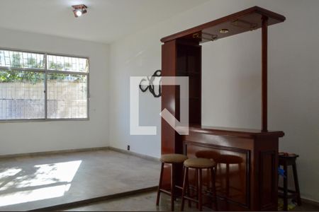 Sala de casa de condomínio para alugar com 2 quartos, 243m² em Pechincha, Rio de Janeiro