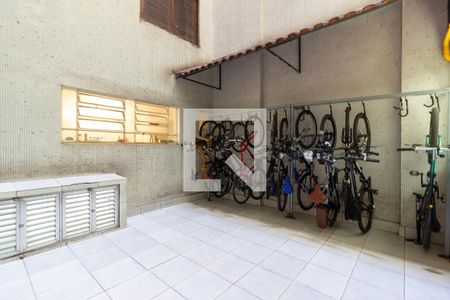 Área comum - Bicicletário de apartamento à venda com 1 quarto, 59m² em Pinheiros, São Paulo