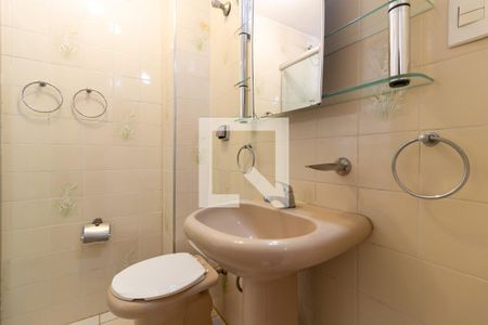 Banheiro de apartamento à venda com 1 quarto, 59m² em Pinheiros, São Paulo