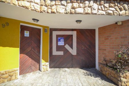 Fachada e placa de casa para alugar com 4 quartos, 150m² em Engenho Pequeno, Nova Iguaçu