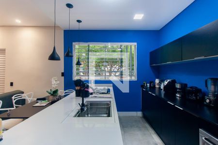 Cozinha de casa para alugar com 2 quartos, 160m² em Jardim Iva, São Paulo