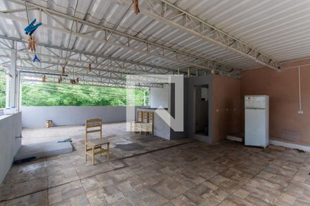 Área externa de casa para alugar com 2 quartos, 160m² em Jardim Iva, São Paulo