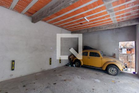 Garagem de casa para alugar com 2 quartos, 160m² em Jardim Iva, São Paulo