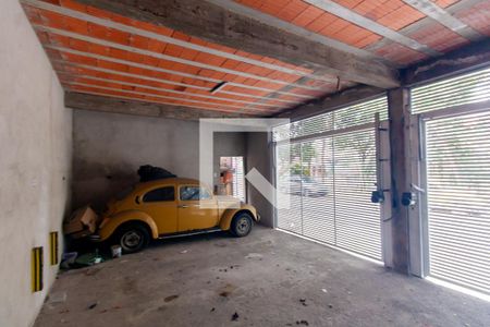 Garagem de casa para alugar com 2 quartos, 160m² em Jardim Iva, São Paulo
