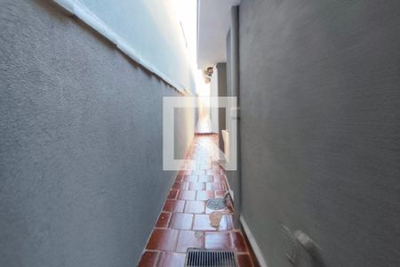 Corredor - Quintal de casa para alugar com 2 quartos, 200m² em Jardim Leonor, Campinas