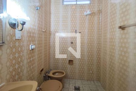 Banheiro Suíte de casa para alugar com 2 quartos, 200m² em Jardim Leonor, Campinas