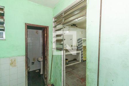 Área de Serviço de casa para alugar com 2 quartos, 400m² em Bento Ribeiro, Rio de Janeiro