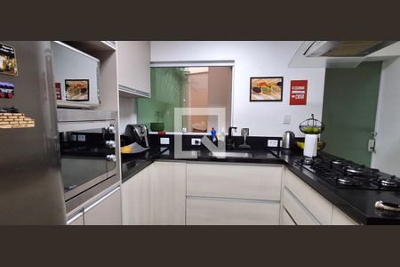 Cozinha de casa de condomínio à venda com 3 quartos, 194m² em Vila Valparaíso, Santo André