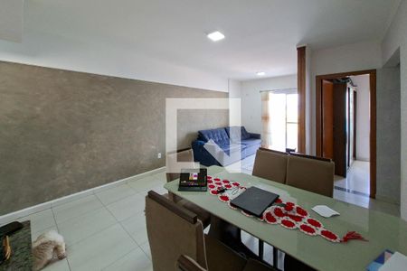 Sala de apartamento para alugar com 2 quartos, 82m² em Vila Tupi, Praia Grande