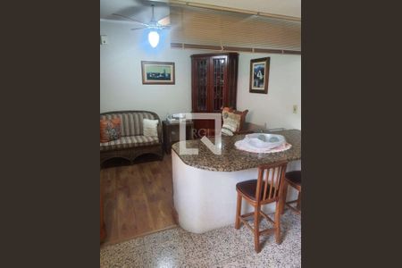 Casa à venda com 3 quartos, 330m² em Jardim do Salso, Porto Alegre