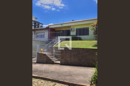 Casa à venda com 3 quartos, 330m² em Jardim do Salso, Porto Alegre