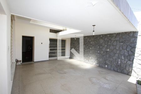 Varanda de casa à venda com 5 quartos, 229m² em Prado, Belo Horizonte