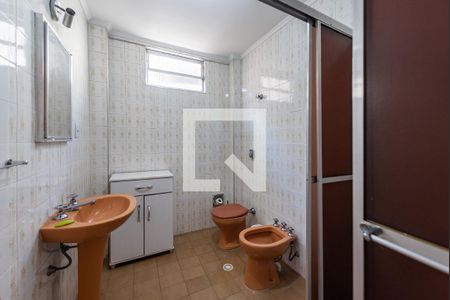 Banheiro de apartamento para alugar com 1 quarto, 58m² em Aparecida, Santos