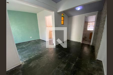 Sala/Quarto de casa para alugar com 1 quarto, 60m² em Tanque, Rio de Janeiro