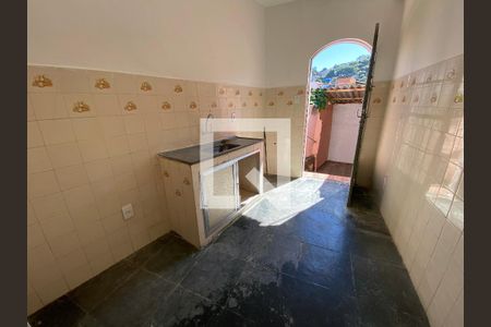 Cozinha de casa para alugar com 1 quarto, 60m² em Tanque, Rio de Janeiro