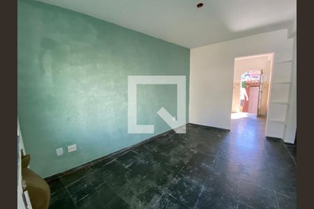 Sala/Quarto de casa para alugar com 1 quarto, 60m² em Tanque, Rio de Janeiro