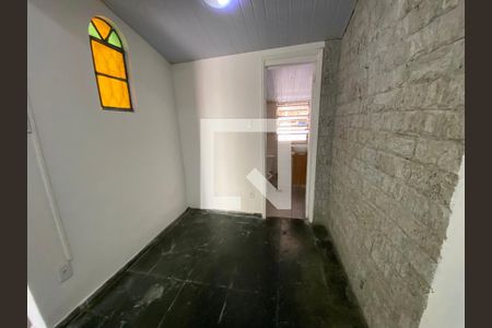 Sala/Quarto de casa para alugar com 1 quarto, 60m² em Tanque, Rio de Janeiro