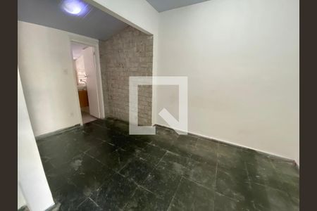 Sala/Quarto de casa para alugar com 1 quarto, 60m² em Tanque, Rio de Janeiro