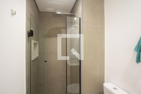 Banheiro de kitnet/studio para alugar com 1 quarto, 26m² em Indianópolis, São Paulo