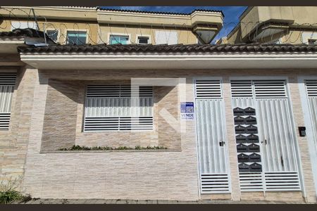 Fachada de casa de condomínio à venda com 2 quartos, 120m² em Vila Príncipe de Gales, Santo André