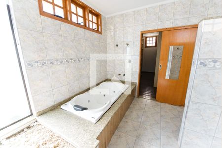 Banheiro da Suíte 2 de casa de condomínio para alugar com 4 quartos, 380m² em Esplanada Independência, Taubaté