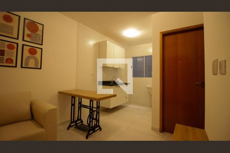 Sala/Cozinha de apartamento para alugar com 2 quartos, 35m² em Vila Ivone, São Paulo