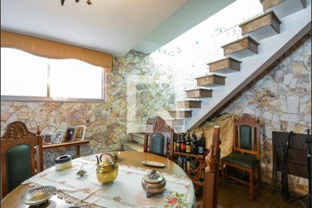 Casa à venda com 3 quartos, 250m² em Vila Monumento, São Paulo