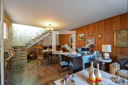 Casa à venda com 3 quartos, 250m² em Vila Monumento, São Paulo