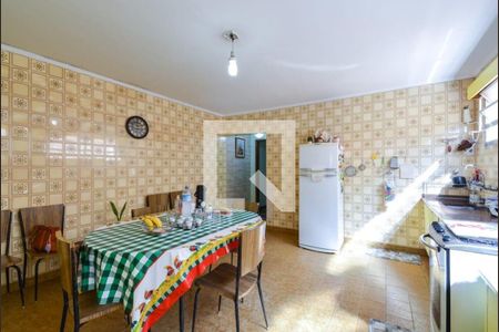 Casa à venda com 3 quartos, 250m² em Vila Monumento, São Paulo