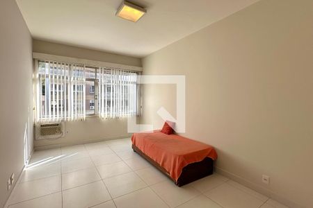 Quarto 1 de apartamento à venda com 3 quartos, 165m² em Copacabana, Rio de Janeiro