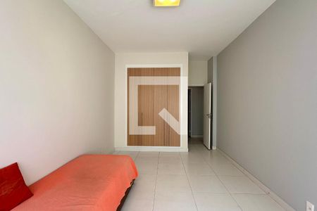 Quarto 1 de apartamento à venda com 3 quartos, 165m² em Copacabana, Rio de Janeiro