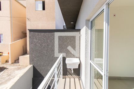 Varanda  de kitnet/studio para alugar com 1 quarto, 28m² em Vila Santo Antônio, Cotia