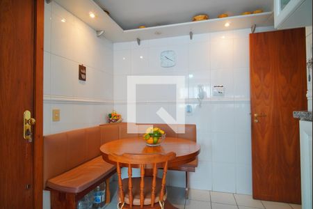 Cozinha de apartamento à venda com 3 quartos, 164m² em Auxiliadora, Porto Alegre