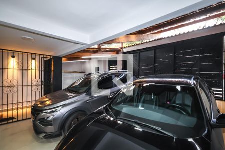 Garagem de casa à venda com 5 quartos, 550m² em Cursino, São Paulo