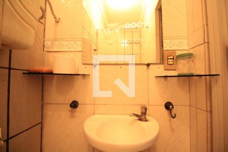 Banheiro de kitnet/studio para alugar com 1 quarto, 25m² em Centro, Salvador