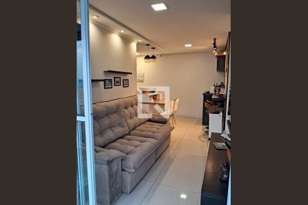Sala de apartamento à venda com 2 quartos, 62m² em Km 18, Osasco