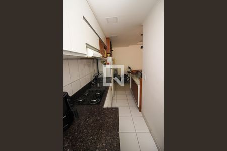 Cozinha e Área de Serviço de apartamento à venda com 3 quartos, 67m² em Santo Antônio, Porto Alegre