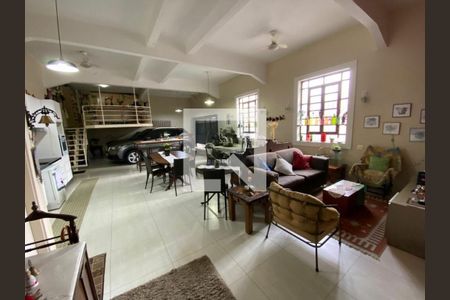 Casa à venda com 5 quartos, 360m² em Jardim da Gloria, São Paulo