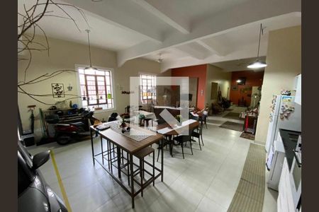 Casa à venda com 5 quartos, 360m² em Jardim da Gloria, São Paulo