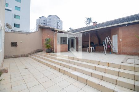 Quintal de casa à venda com 4 quartos, 343m² em Cabral, Contagem
