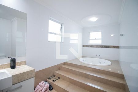 Banheiro da Suíte de casa à venda com 4 quartos, 343m² em Cabral, Contagem
