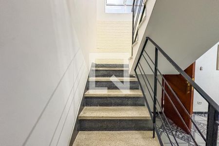 Escada de casa à venda com 3 quartos, 145m² em Conjunto Residencial Guaruja, São Bernardo do Campo